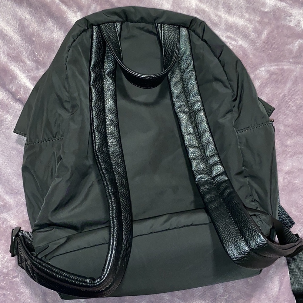 Fabletics Backpack! - image 3